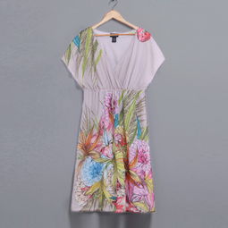 潮流館服裝產(chǎn)品及其加盟店經(jīng)營(yíng)解析